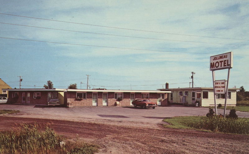 Jollineau Motel (OConnors Motel) - Vintage Postcard (newer photo)